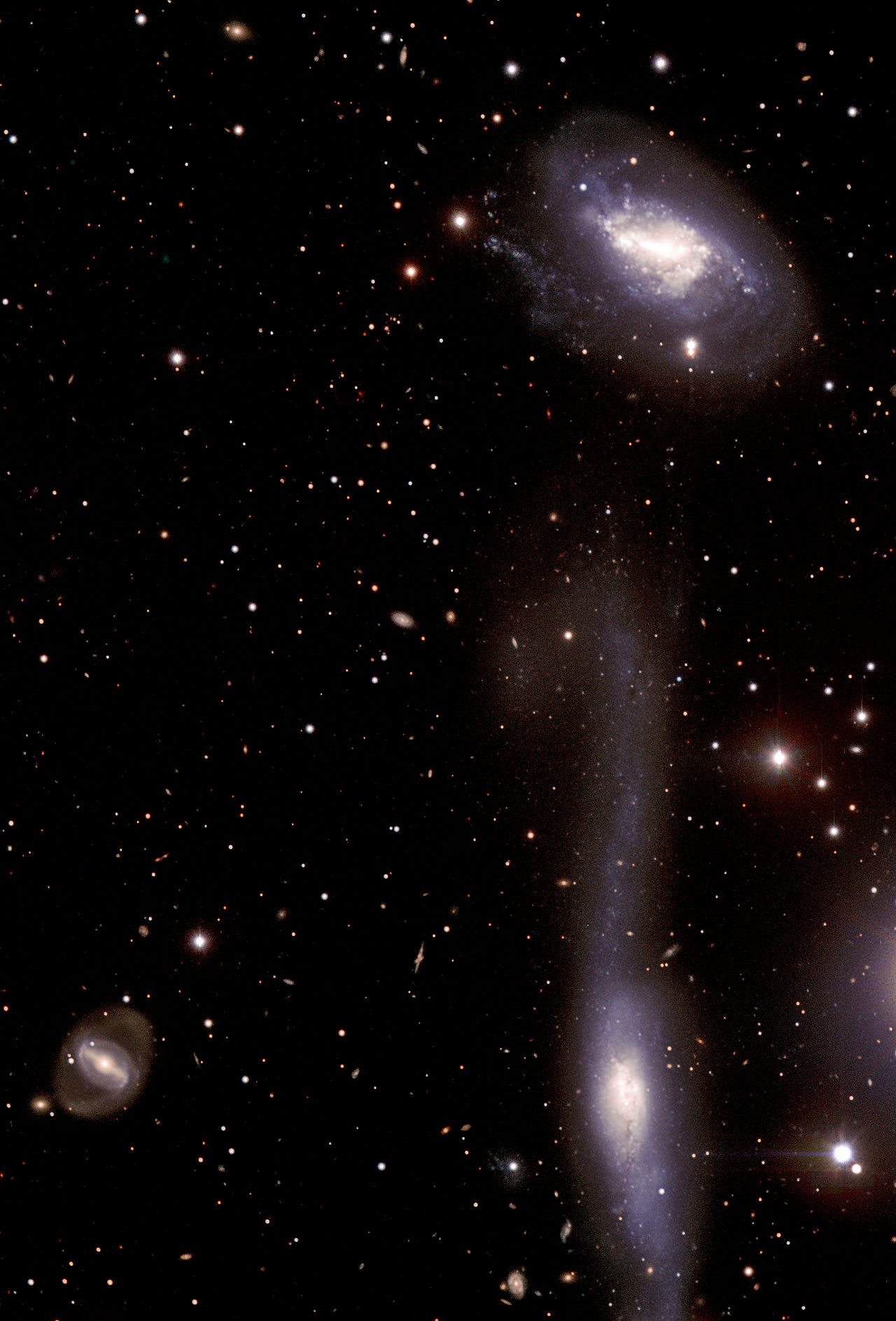 MCG-01-39-003 and NGC 5917 (interacting galaxies)